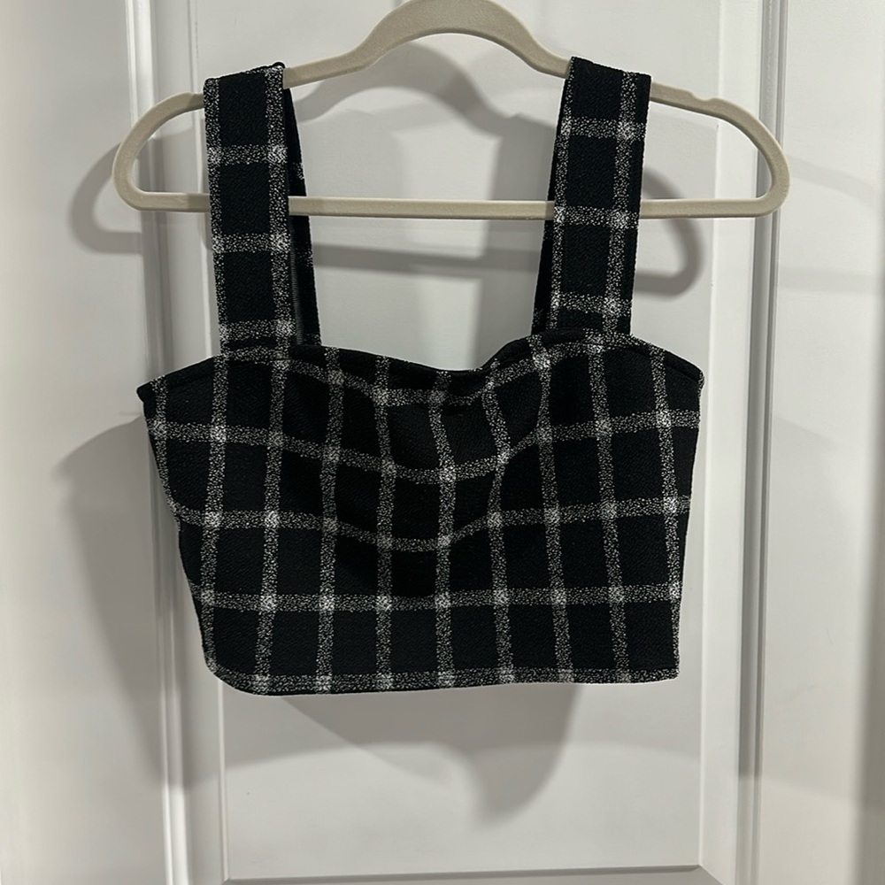 Urban Outfitters Black and White Crop Top - Picture 1 of 4